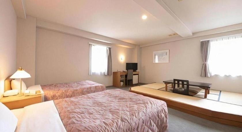 Main Hotel Мияконодзё Экстерьер фото